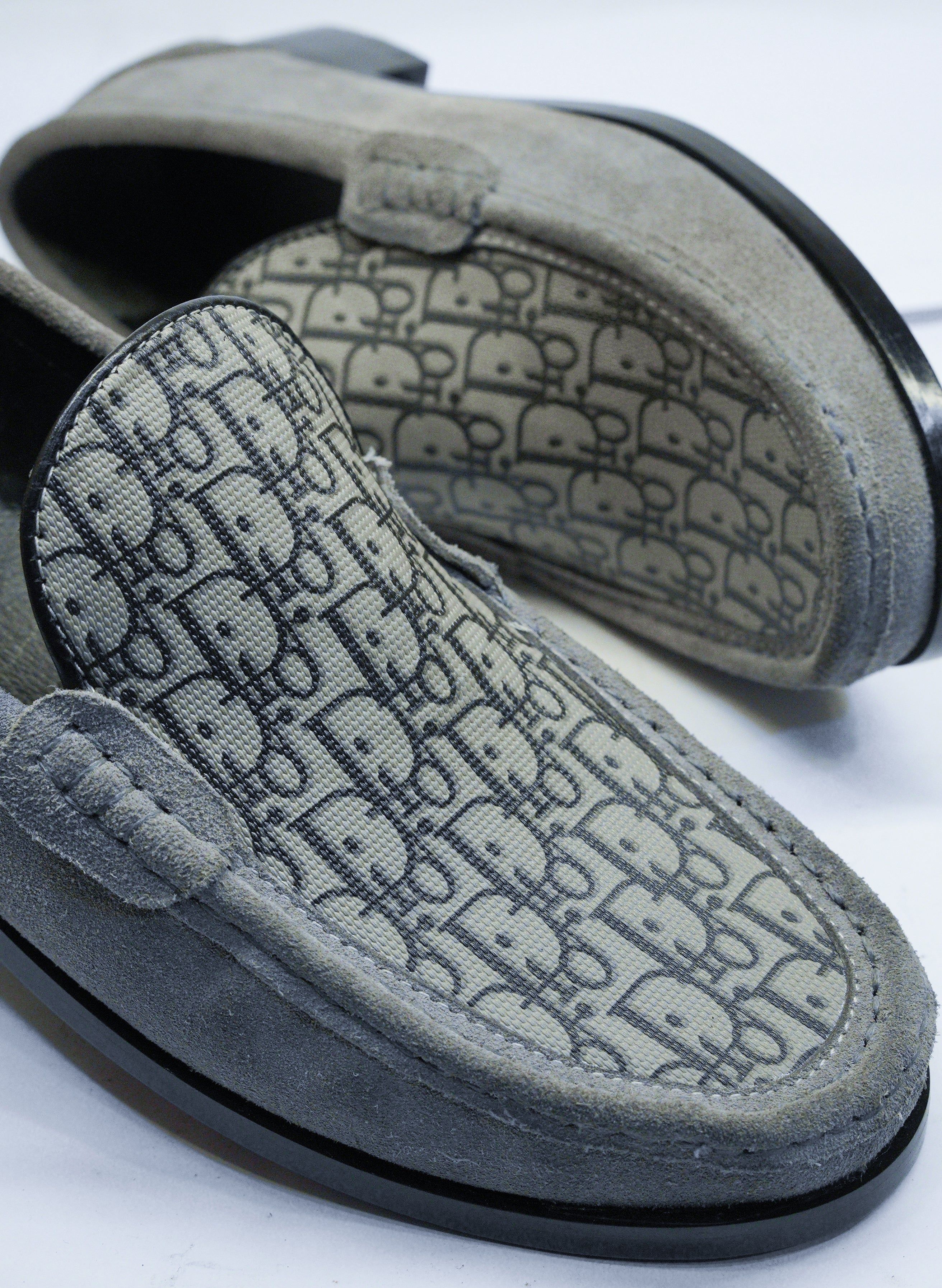 THE MAJOR CD ( GRAY )